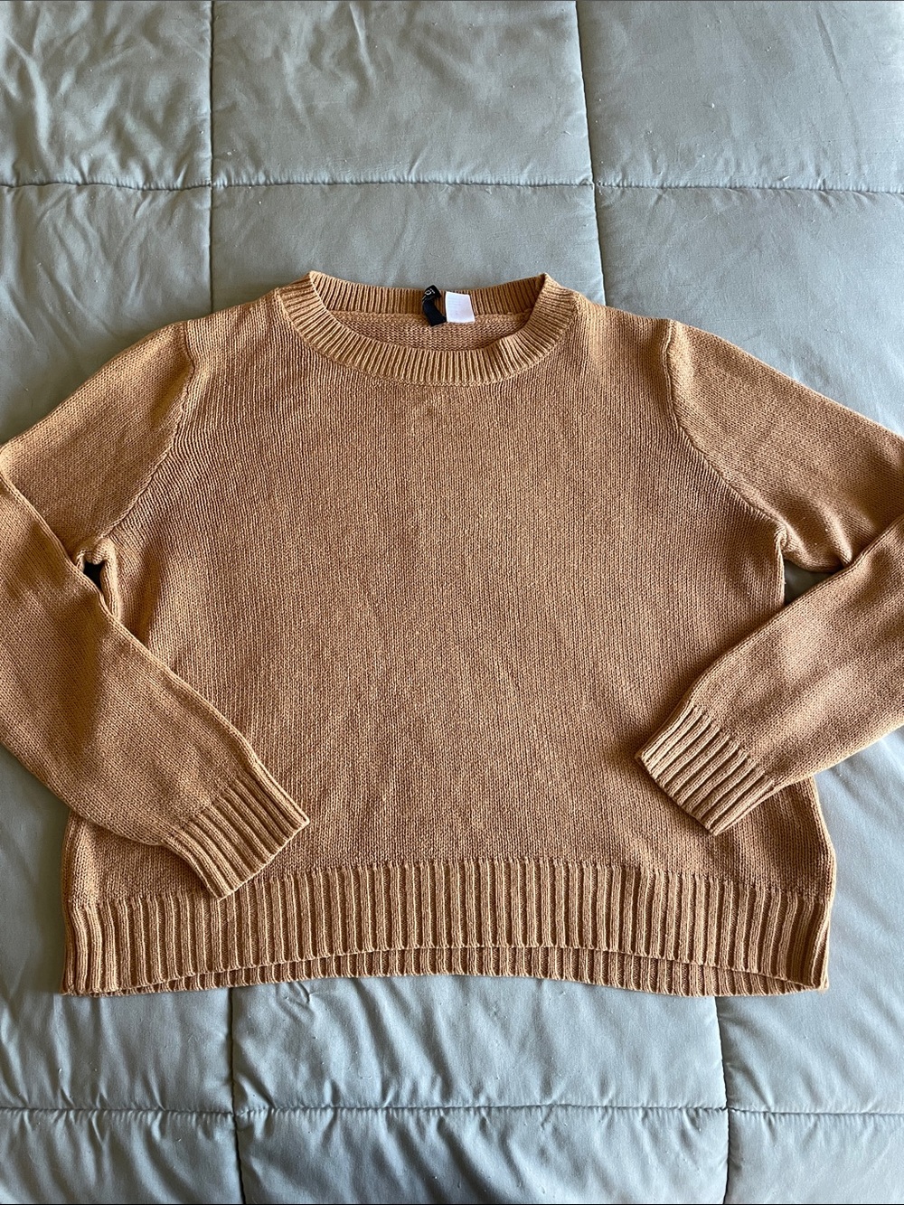 Divided H&M Classic Crewneck Sweater in Camel